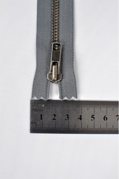 ZIP058 2號拉鏈 單頭拉鏈款式  紅古銅牙拉鏈  密尾拉鏈  不設單獨拉鍊訂購 正面照